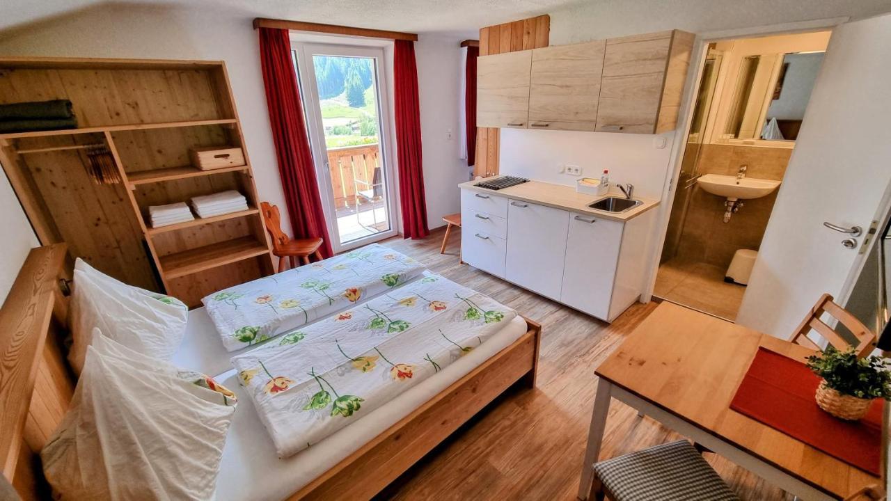 Gaestehaus Landhaus Tyrol Gries im Sellrain Exterior photo