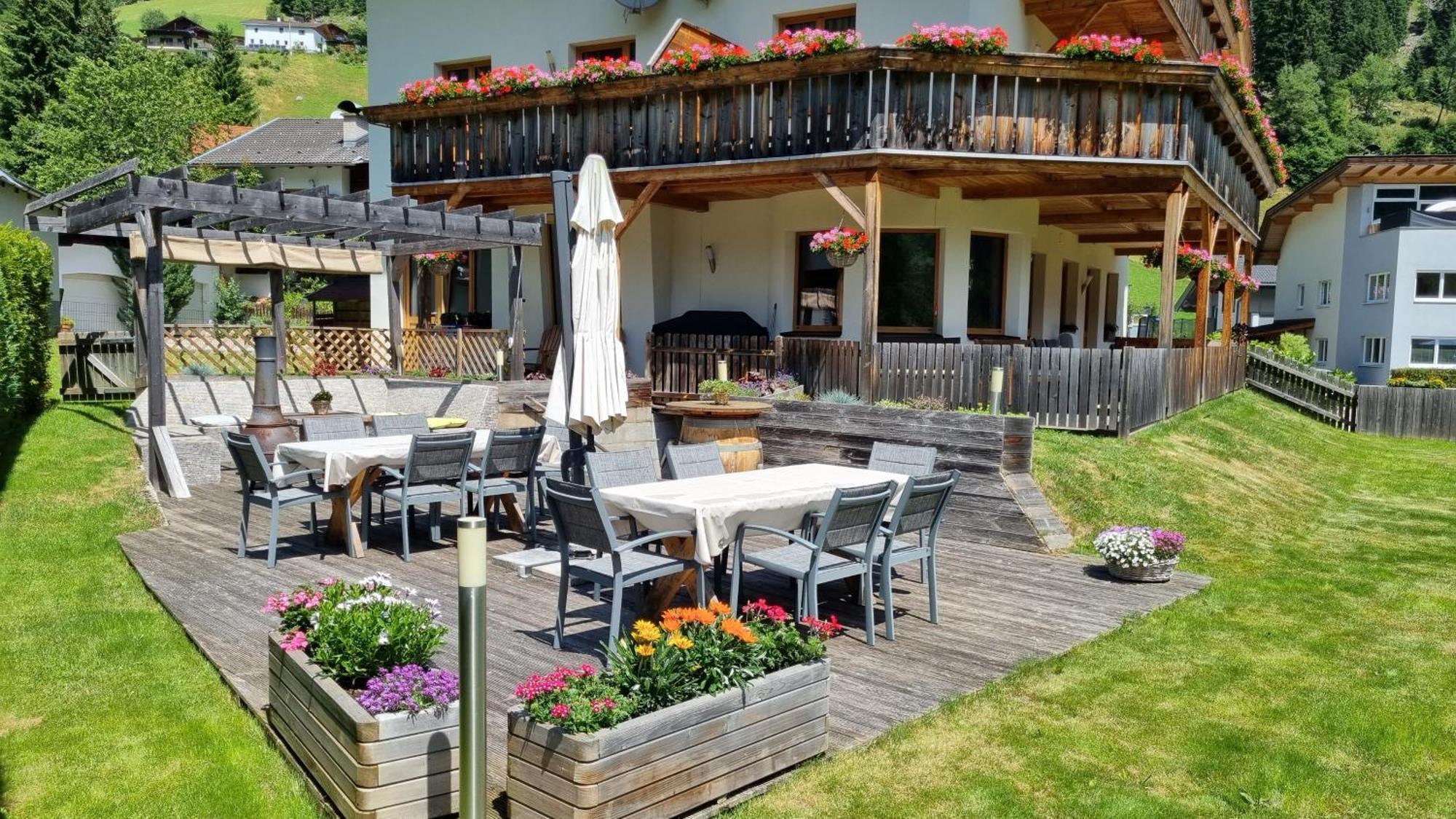 Gaestehaus Landhaus Tyrol Gries im Sellrain Exterior photo