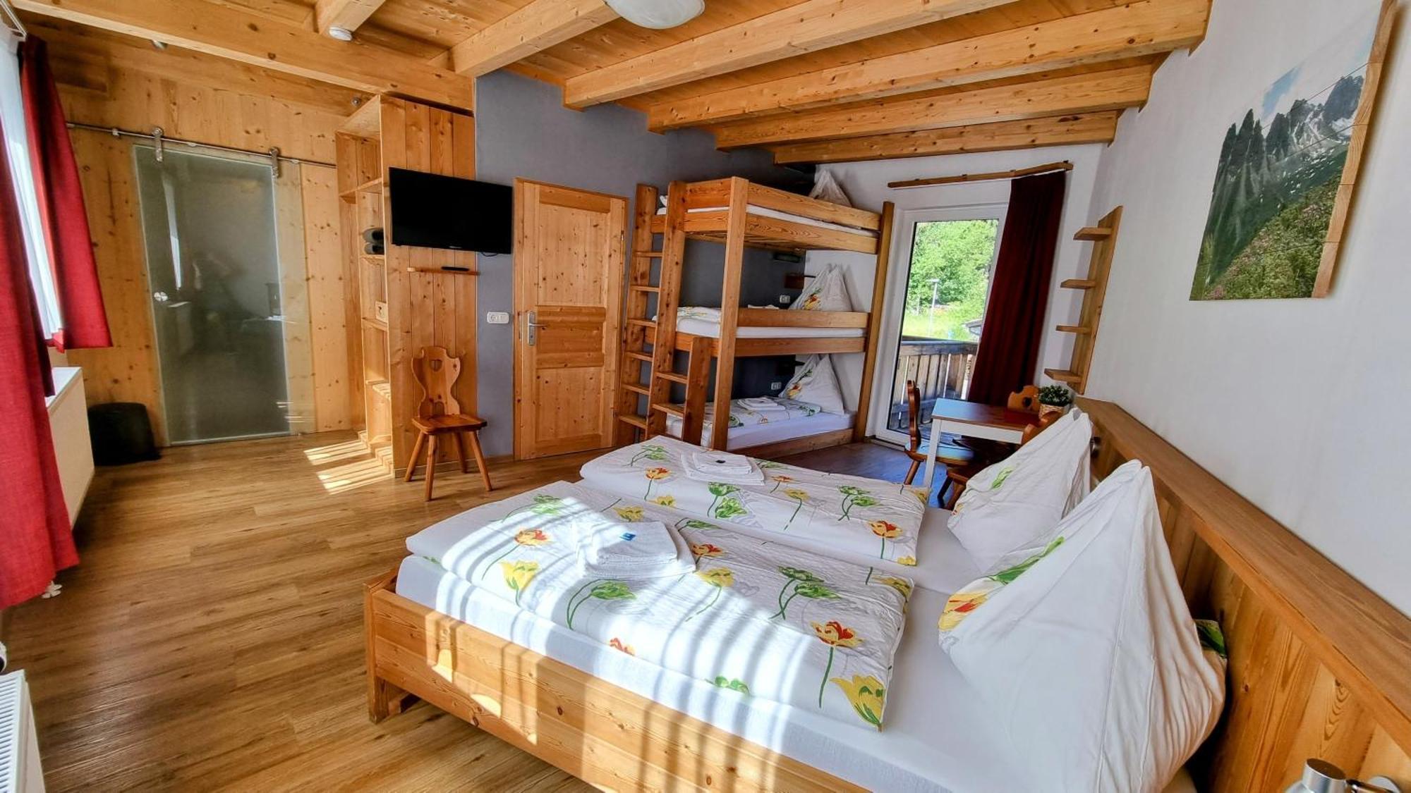 Gaestehaus Landhaus Tyrol Gries im Sellrain Exterior photo